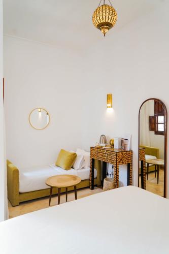 3 twin beds