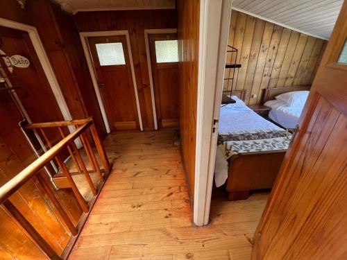 2 twin beds
