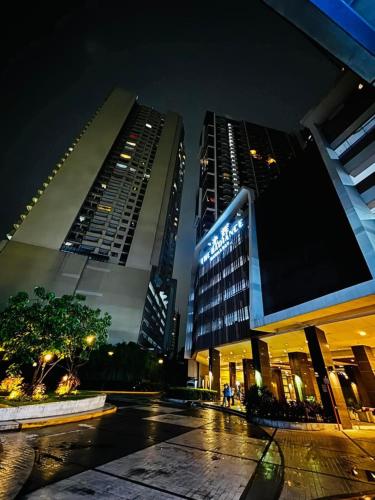Room Stay, Sampong