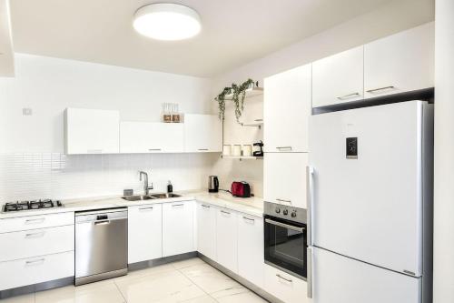 Beachfront Shomer Shabbat Friendly in Ashkelon