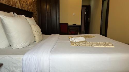 1 queen bed
