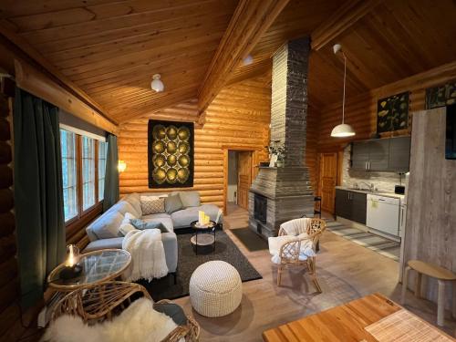 Charming Log Chalet, Ylläs, Wifi, 400m to restaurants, Kolari