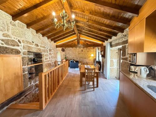 Casa da Cancela - Piscina & Jacuzzi - Gerês (Casa da Cancela - Piscina & Jacuzzi - Geres) in กอนโดริซ