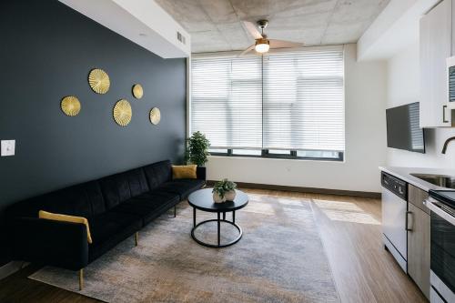 Luxe 2BR Apt Minutes to Dining and Culture – khách sạn tại Five Points South