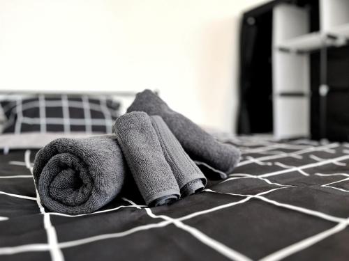 HolidayHome Aparments I Spaceous Room in BER-Reinickendorf 1 Min to Metro Station in Airport Berlin-Tegel