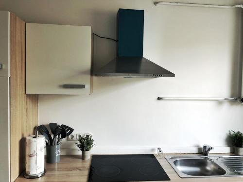 HolidayHome Aparments I Spaceous Room in BER-Reinickendorf 1 Min to Metro Station in Airport Berlin-Tegel