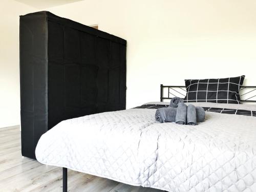 HolidayHome Aparments I Spaceous Room in BER-Reinickendorf 1 Min to Metro Station in Airport Berlin-Tegel