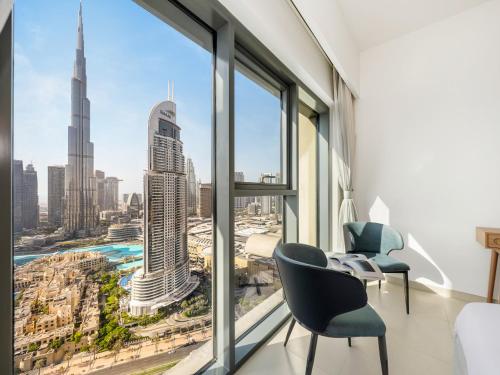 Iconic Burj and Fountain View 2BR Downtown, Dubai (photo 5)