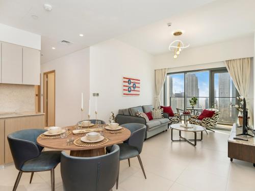 Iconic Burj and Fountain View 2BR Downtown, Dubai (photo 8)