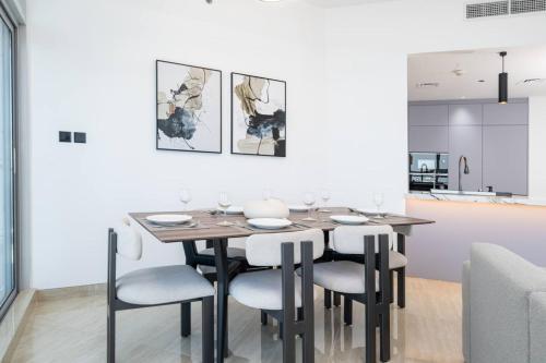 High-Floor Upgraded 3-Bed Marina Apartment, Dubai (photo 9)