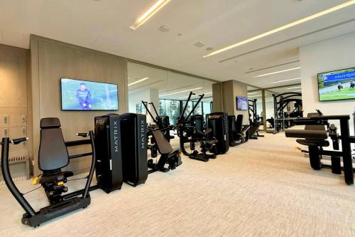 Luxury 1 Bed Apt in Palace Dubai Creek Harbour - image 2