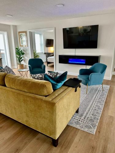 Sky High Luxury Unique 2BR Penthouse Condo ATL