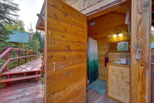 Ultimate Alaskan Retreat Lakefront Soldotna Cabin in ริดจ์ เวย์