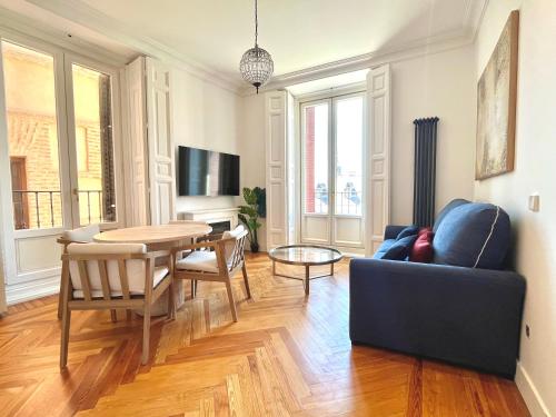 dPLACE to Be - Apartamentos de Lujo en Centro Histórico, Мадрид