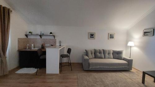 Home, Poti (fotografie 5)