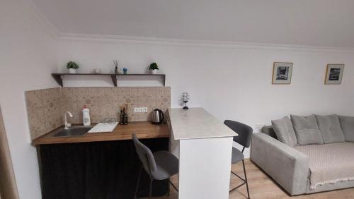 Home, Poti (fotografie 3)