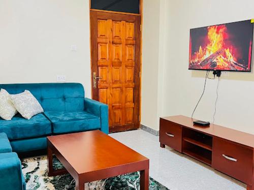 One Bedroom Apartment, Kira