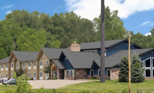 . AmericInn by Wyndham Baldwin