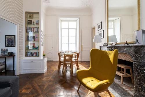 LE SCENARIO - Appt city center with parking in Carentan