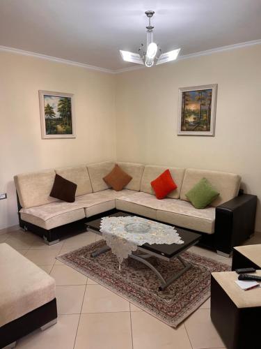 Peaceful, Cozy Apartment in a Central Neighborhood, Tirana