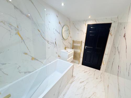 Stylish & Sleeps 7 - Free Parking - Walking Distance to City & West End, Glasgow (photo 4)