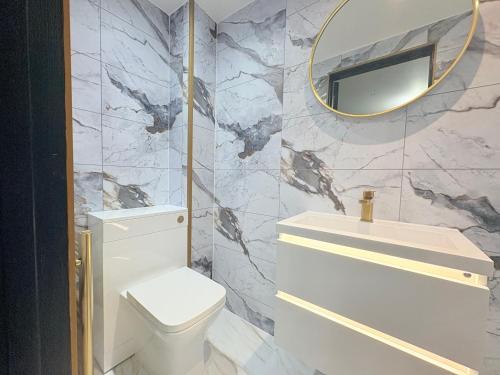 Stylish & Sleeps 7 - Free Parking - Walking Distance to City & West End, Glasgow (photo 9)