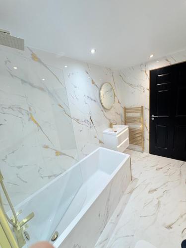 Stylish & Sleeps 7 - Free Parking - Walking Distance to City & West End, Glasgow (Foto 6)