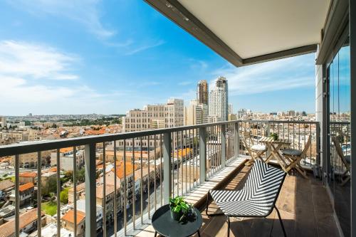 Savyon View Skyline Residence with Balcony & Mamad