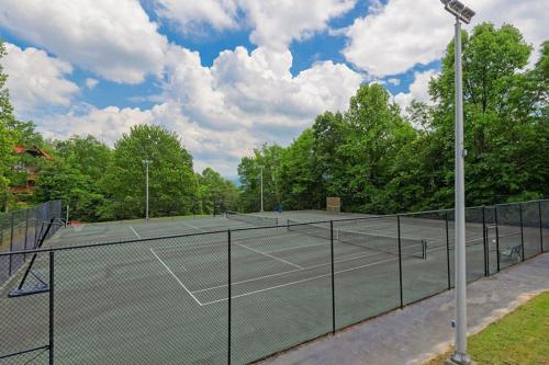 Three Bears Lodge - Outdoor Hot Tub Game Room Pet Friendly + Chalet Village Resort Access - image 13