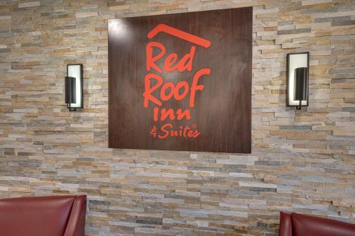 Red Roof Inn & Suites Newport - Middletown, RI in Middletown, USA