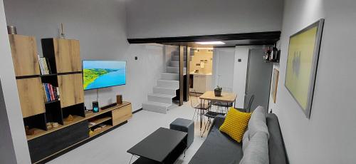 Nitro Inn 3 Premium - Wine Tasting - Souvenir - Art Gallery - Private Guided Tours - Relaxing - Romantic, Skopje (zdjęcie 5)