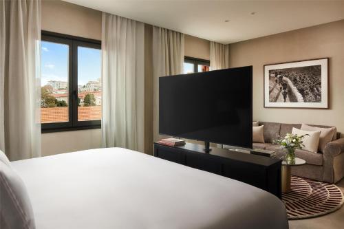 room detail thumbnail 1