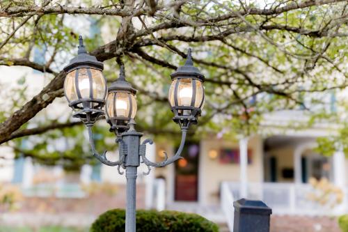 Montgomery Inn BnB in Versailles, USA