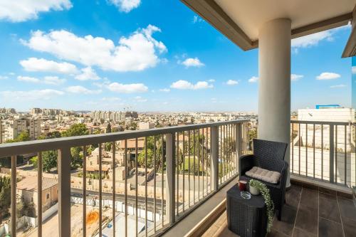 Savyon View Skyline Residence with Balcony & Mamad - image 4