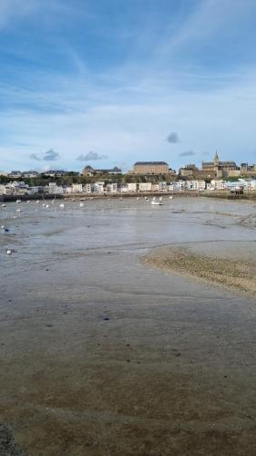 Chambre indépendante chez l'habitant (Chambre independante chez l'habitant) in Granville