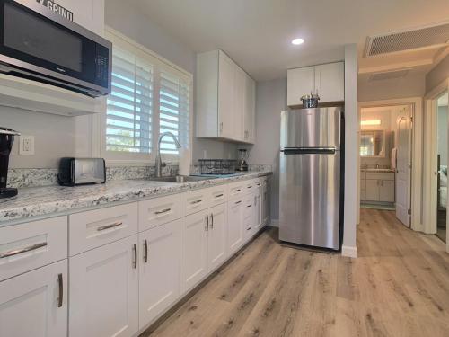 廚房, Alpine's Gorgeous Guest Home in 阿爾派恩 (CA)