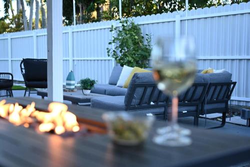 Garden, Olympia LUX House 4BR, Heated POOL, BBQ, BAR in Westwood Lakes