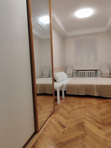 Двухкомнатная на 1м этаже Нивки, Kijów (zdjęcie 5)
