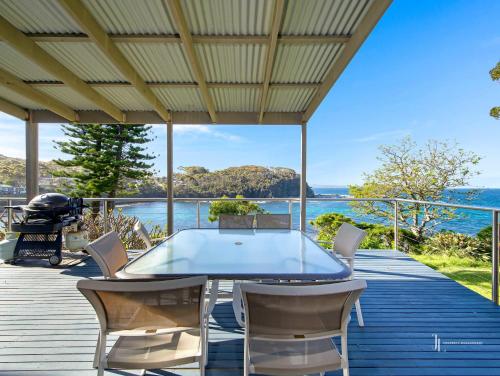 Malua Bay Waterfront Pet Friendly Cottage with WiFi