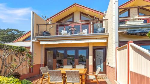 Oprema, 'Marina Bay View' by HolidayCo in Hardys Bay
