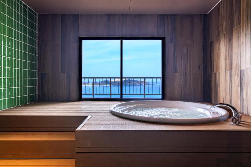 Full-sized bathtubs