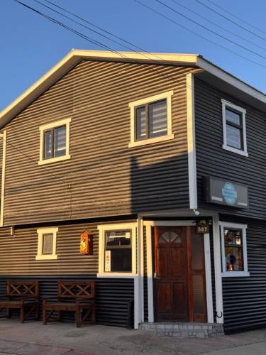 . Hostal B&B Coastal Natales