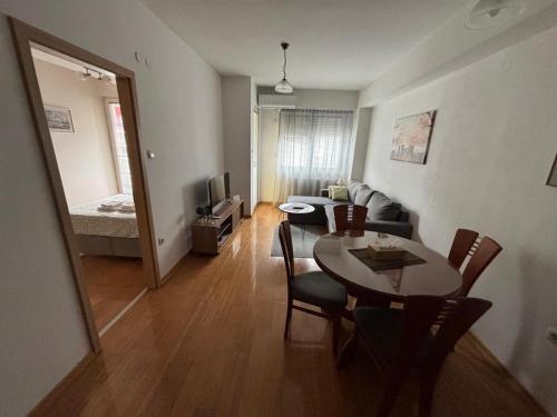 Cozy Corner Apartment-Free Parking, Скопье (фото 4)
