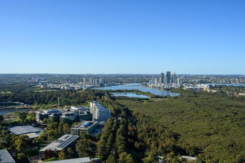 Spacious Two Level 4BR at Sydney Olympic Park with Best View, Sydney (fotografie 4)