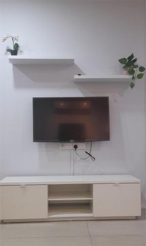 Kuala Lumpur Mont Kiara Arcoris SOHO 5 Pax Walk to Mall Pool WIFI - image 9