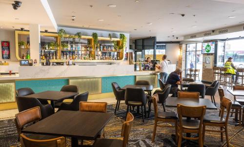 Restaurant, Oasis on Beamish Hotel near Lakemba Mosque