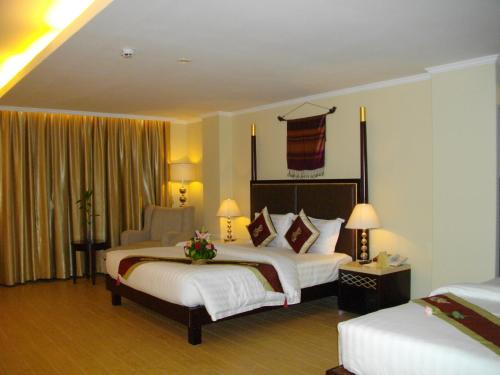 Lux Riverside Hotel and Apartment near Wat Phnom