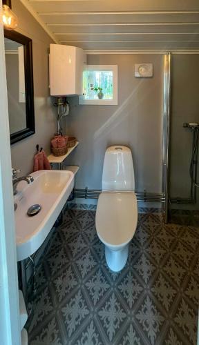 ทัศนียภาพภายนอกโรงแรม, Cosy Forest Cabin Near Bollnäs (Cosy Forest Cabin Near Bollnas) in บอลล์เนส