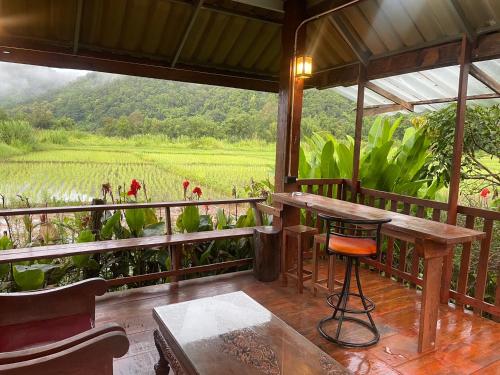 Baan บ้านสวนวิวทุ่ง in Samoeng