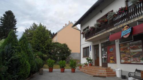  Apartment Rendulic, Pension in Rakovica